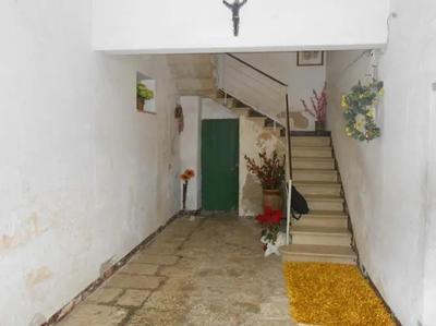 Immobile sito in Valderice via Cavaliere, consistenza vani 7,5.
