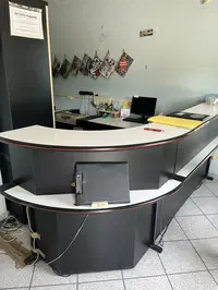 LOTTO 15: MATERIALI VARI, ARREDI DA UFFICIO E...