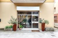 Negozio al piano terra, sito in Faenza (RA), Via Dal Pozzo n.62. Superficie commerciale 65,5 mq Per maggiori informazioni visitare il portale www.quimmo.it - Codice annuncio 23474