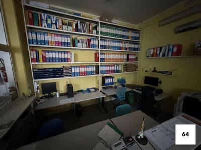 ATTREZZATURE E ARREDAMENTI DA UFFICIO