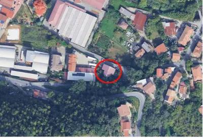 Fabbricato uso uffici da riqualificare con terreno di...