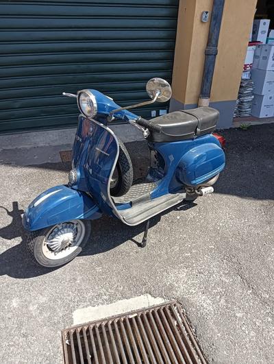 LOTTO 1: ciclomotore marca Piaggio, modello Vespa 50, targa X8DNM7, telaio...