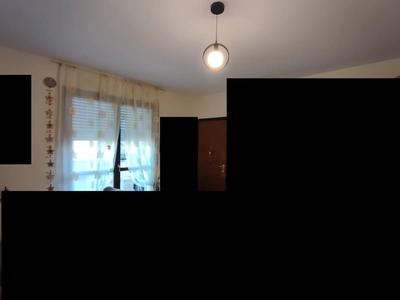 Intera piena proprietà di: Bene n. 46) Appartamento posto al piano secondo di fabbricato facente parte di complesso condominiale e composto da soggiorno-cucina, atrio, bagno, due camere da letto e balcone; Bene n. 53) Garage pertinenziale posto al piano terra del medesimo fabbricato