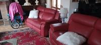2 DIVANI IN PELLE COLORE ROSSO CON RELAX 2 POSTI   