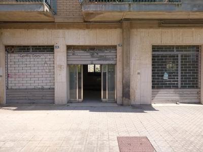 Negozio al piano T sito in Caltagirone (CT), via Tenente...