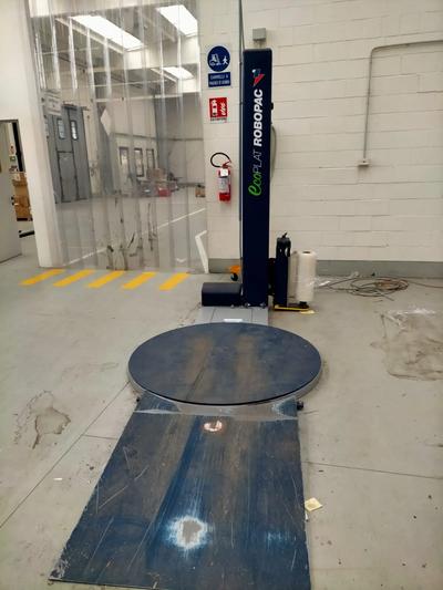 1 Robopack e 1 transpallet