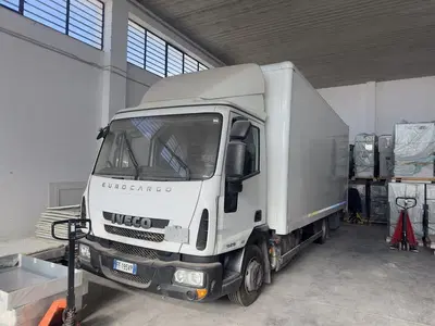 Autocarro Iveco EurocagoPer visionare la documentazione...