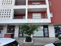 Due locali commerciali a reddito ad Aradeo (LE), in Via...