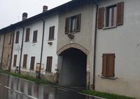 Porzione di cascina terra-tetto composta a piano terra...