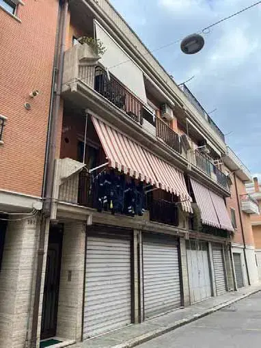 Piena proprietà quota 1/1 di appartamento al secondo piano composto da...