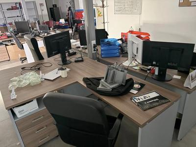 22 - ARREDI UFFICIO E SALA CORSI