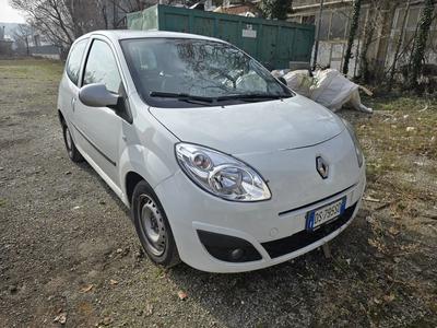 Autovettura Renault TwingoPer visionare la documentazione disponibile, si invitano le parti interessate a visitare la pagina dell'asta sul portale www.industrialdiscount.it - codice asta 10282