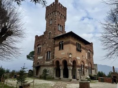Lotto unico composto dal Castello, denominato Castello...