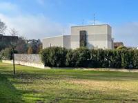 LOTTO UNICO: Piena proprietà di villetta con giardino,...