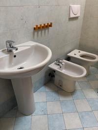 Appartamento in contesto di cortile e condominio...