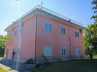 VILLA SINGOLA sita a Morrovalle (MC). Trattasi di...