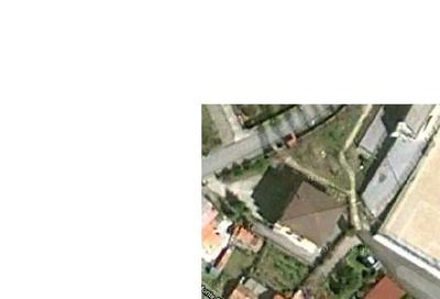 Edificio tra via Montecristo e via Grandinetti, composto da: piccolo box auto al p. seminterrato; appartamento al p.t. composto da corridoio, stanza da letto, salottino, cucina, bagno, sala pranzo; appartamento al p.1, raggiungibile attraverso scala esterna, composto da cucina, soggiorno, sala pranzo, corridoio, 2 stanze da letto, bagno, ampio balcone. Attraverso una botola si raggiunge il p. sottotetto in parte da completare, suddiviso in due ampie sale e bagno. Libero