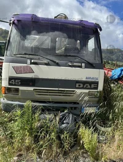 Autocarro Daf Trucks e ponteggioPer visionare la documentazione disponibile, si invitano le parti interessate a visitare la pagina dell'asta sul portale www.industrialdiscount.it - codice asta 10286