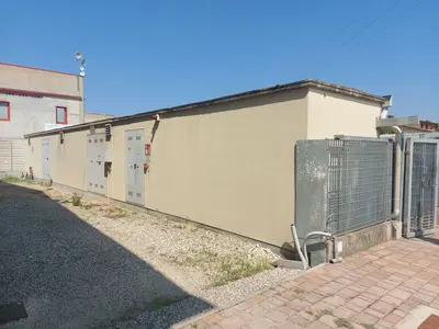 Prefabbricato con struttura in muratura allacciamento POD Kaco Powador portone a libro e terreniPer visionare la documentazione disponibile, si invitano le parti interessate a visitare la pagina dell'asta sul portale www.industrialdiscount.it - codice asta 10294