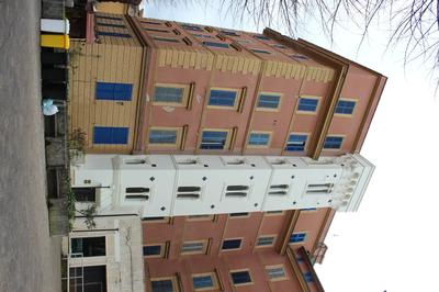 Per la proprietà di un compendio immobiliare, sito in Fiuggi (FR), via dei Villini, costituito da un appartamento, al piano 1, interno 2, scala B, civico 21, distinto in Catasto dei Fabbricati al Foglio 38 n. 61 sub. 3, piano 1, int. 2, scala B, categoria A/2, classe 3, 2,5 vani,superficie catastale 42 mq rendita 329,24 euro;da un posto auto al coperto al piano S1,interno 23,distinto in Catasto dei Fabbricati al Foglio 38 n. 60 sub. 23, piano S1, int. 23, categoria C/6.Diritti su parti e spazi condominiali.