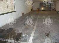 Posto auto coperto con accesso dalla rampa al civ. n. 20/A e pedonalmente dalle scale dell'edificio e dall'ascensore.Esso è indicato catastalmente con il n. di int. 10, ma sul posto è identificato con colore bianco, con il numero 7, e delimitato da strisce sul pavimento. Esso confina con posto auto n. 9, spazio di manovra e parete di confine con esercizio commerciale.
