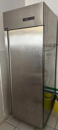 Pign.4 – FRIGOR/CELLA FRIGOR IN ACCIAIO VETRICALE AD UN’ANTA COLD LINE. IL BENE NON È CUSTODITO PRESSO LA NOSTRA SEDE, PER VISIONARLO È NECESSARIO EFFETTUARE UNA RICHIESTA DI PRENOTAZIONE DELLA VISITA DIRETTAMENTE TRAMITE IL SITO INTERNET O INVIANDO UN'EMAIL ALL'INDIRIZZO ivgcrema@astagiudiziaria.com. PER CHI HA PRESENTATO LA RICHIESTA DI PRENOTAZIONE, LE VISITE SARANNO ORGANIZZATE DAL GIORNO 01/09/2026. GLI INTERESSATI RICEVERANNO UN'APPOSITA E-MAIL CONTENENTE LA DATA E L'ORARIO PER LA VISIONE DEL LOTTO