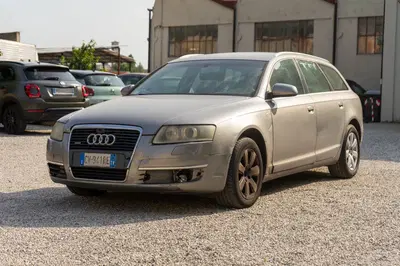 Autovettura per trasporto di persone, modello A6,...