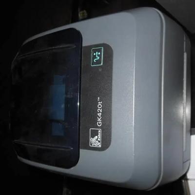 Apparecchiatura elettronica varia (pc, tastiere, monitor, gruppi di continuità, rilevatore banconote false, ecc.). Il tutto come meglio descritto nella perizia alla quale si rinvia