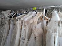 LOTTO 12: N.37 ABITI DA SPOSA