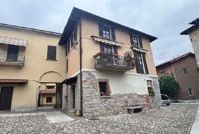 Unità immobiliare a destinazione residenziale composta:...