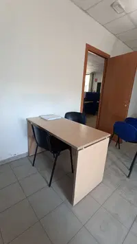LOTTO 1: Il lotto comprende arredamenti ed elettronica...