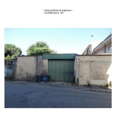 Porzione di fabbricato ad uso deposito della superficie commerciale di mq 157,50, con accesso carraio da Via Guglielmo Marconi 60