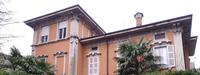 Villa indipendente su tre livelli fuori terra, con...