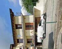 LOTTO 3: Cantina a Besnate in Via Crugnola, della superficie commerciale di 19 mq.Locale adibito a cantina inserito in un contesto Immobiliare di appartamenti, box e cantine a servizio della residenza. Accesso pedonale e carraio avvengono dalla via Crugnola tramite cancello carraio e pedonale.La cantina è posta al piano terra, presenta pavimenti in battuto di cls, le pareti sono in cemento armato faccia a vista e parti in blocchi di cemento.