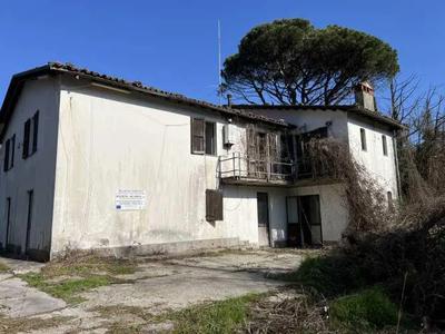 Diritti pari all'intera piena proprietà spettanti su di...
