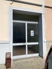 Lotto unico costituito da tre unità immobiliari,...