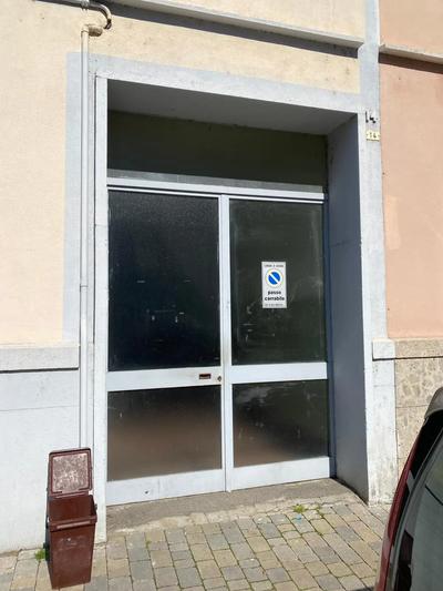 Lotto unico costituito da tre unità immobiliari, strettamente collegate fra...
