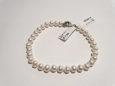 (Lotto n.1781) un bracciale di perle bianche coltivate freshwater con...