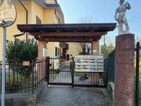 Piena proprietà di bilocale posto al piano terzo, anche...