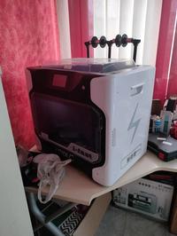 Lotto composto da:-Stampante 3D QIDI TECH i-fast CE...