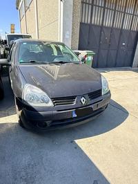 Autovettura RENAULT mod. Clio targata CX****** colore...