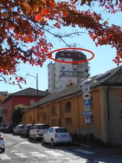 Abitazione di tipo civile posta a piano 10 della superficie complessiva di circa mq. 88,20. DICHIARATA LA NON CONFORMITA' EDILIZIA ED URBANISTICA