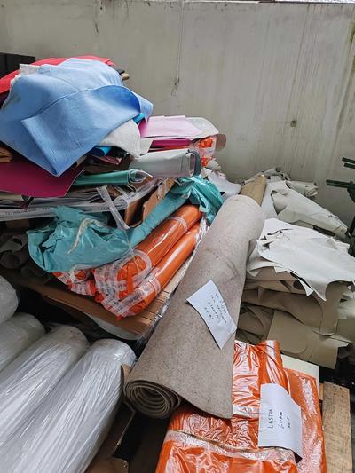 N.16 PALLET CONTENENTI ROTOLI DI TESSUTI E CAMPIONI VARI ETC. LOTTO 4