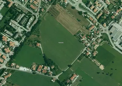 Piena ed intera proprietà di terreno vincolato a standard a Cartoceto (PU),...