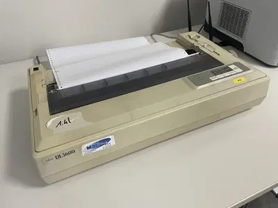 Macchine ed attrezzature industriali, arredi, mobili e macchine per ufficio...
