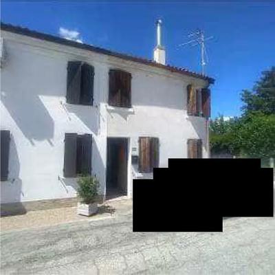 Piena proprietà di casa accostata distribuita su 2 piani fuori terra (sup....