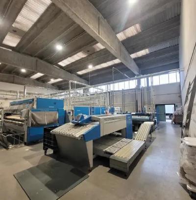 LOTTO 1: L'azienda oggetto di cessione è composta dai macchinari, dalle attrezzature e, in generale, dai beni mobili, adibiti all'attività di noleggio biancheria e lavaggio industriale di cui al supplemento di perizia redatta dal Dott. Ing. Stefano Stringa.
