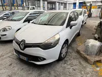 Autocarro Renault ClioPer visionare la documentazione...