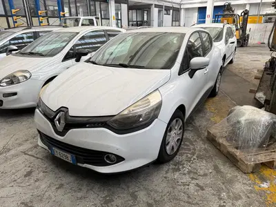 Autocarro Renault ClioPer visionare la documentazione disponibile, si invitano le parti interessate a visitare la pagina dell'asta sul portale www.industrialdiscount.it - codice asta 10382