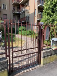 Piena proprietà di appartamento al piano secondo di un...